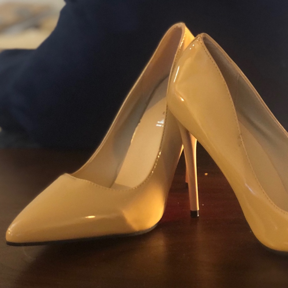 Nude paten leather  heel